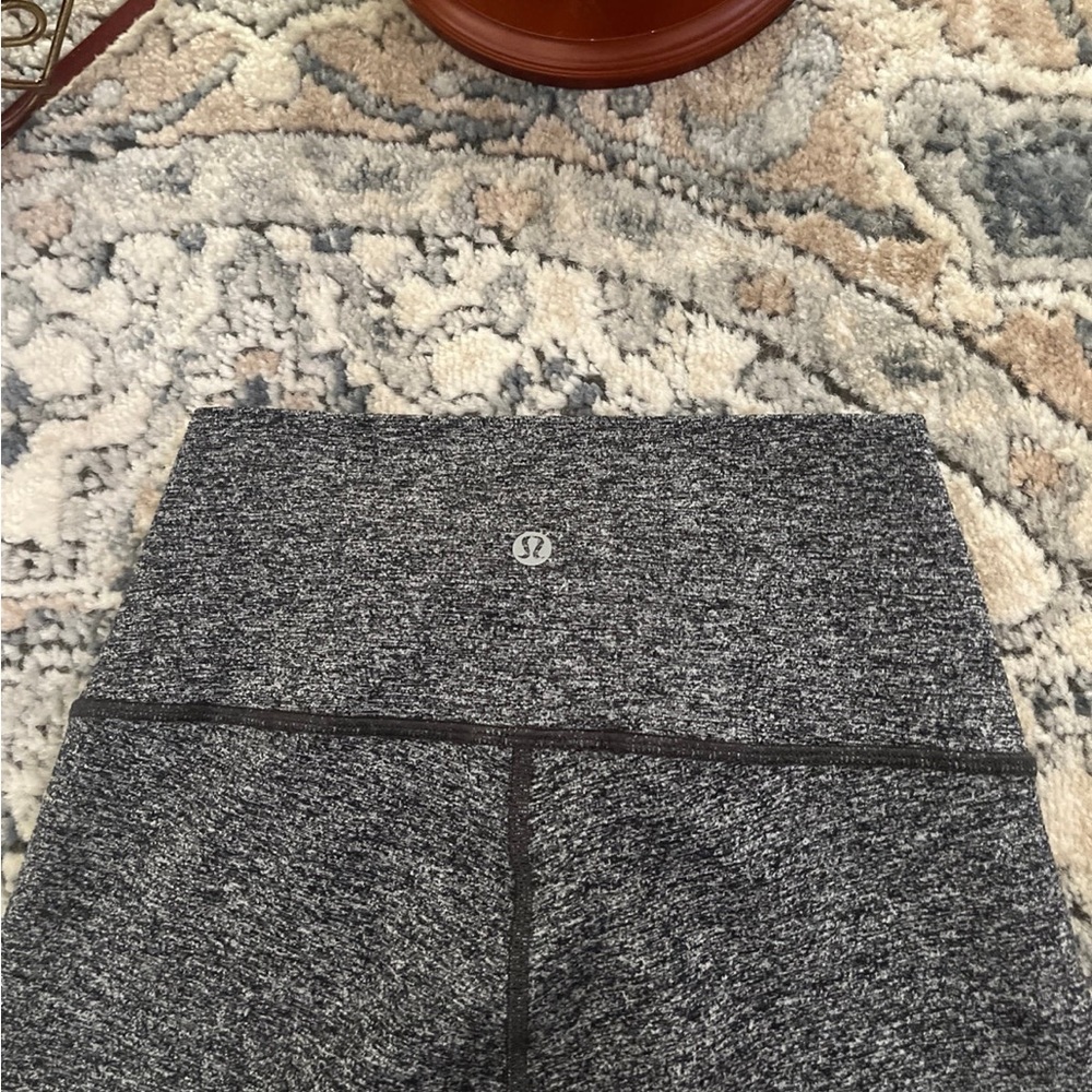 Lululemon - Picture 3 of 4